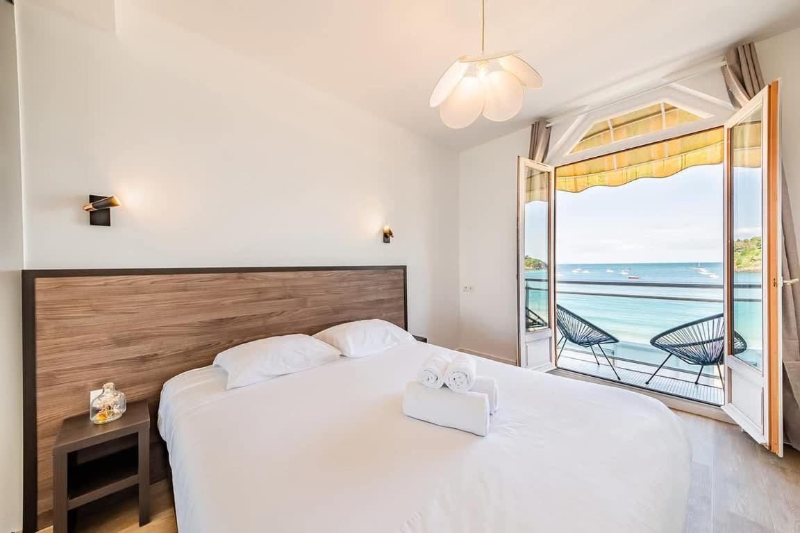 Les Pieds Dans L'Eau - Appartment 2 - Vue Mer Cancale Exterior foto